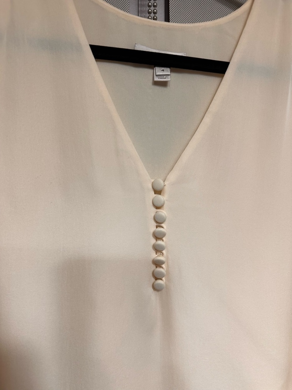 J.Crew 100% Silk Cream V-Neck Button Blouse | Classic Chic Sz 4 - Picture 3 of 12